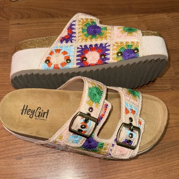 🎉❤️ NEW DEAL OF THE DAY Corkys Multi Crochet Sandals Crossbody Purse and Strap