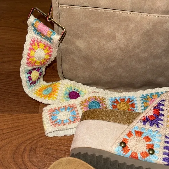 🎉❤️ NEW DEAL OF THE DAY Corkys Multi Crochet Sandals Crossbody Purse and Strap