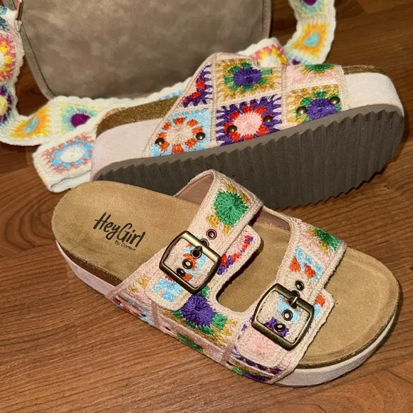 🎉❤️ NEW DEAL OF THE DAY Corkys Multi Crochet Sandals Crossbody Purse and Strap