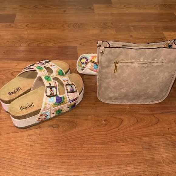 🎉❤️ NEW DEAL OF THE DAY Corkys Multi Crochet Sandals Crossbody Purse and Strap