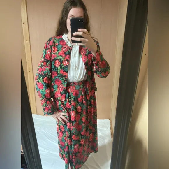 🇺🇸 Vintage Selections by Manor House Floral Skirt Set