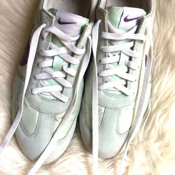 1970s style Classic Nike Trainers