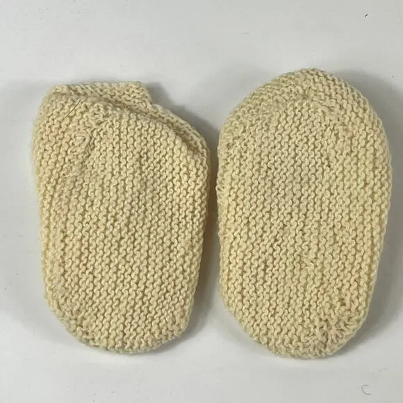 50s Handmade Infant Baby Booties Cream Pom Crochet Gift Box Newborn Keepsake Vtg