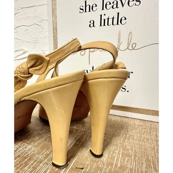 80s 90s VTG Halston Slingback Butter Colored Leather Pumps 8 1/2N Made in Italy
