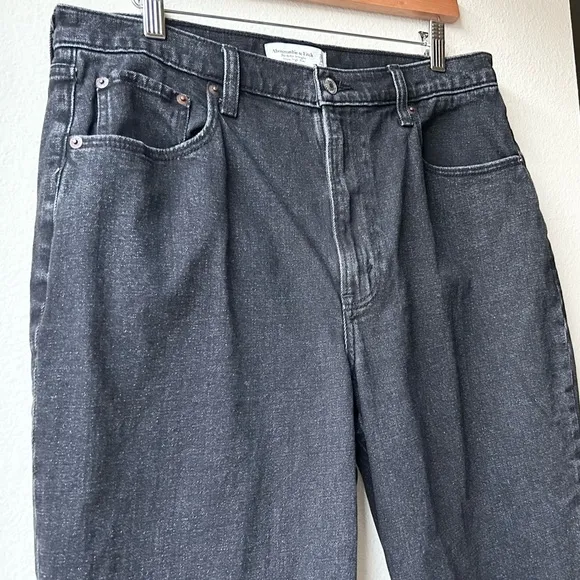 A&amp;F Ultra High Rise Ankle Straight Jean Charcoal Black Sz 14