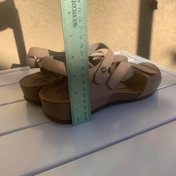 Abeo Biosystem tan leather sandals size 9N