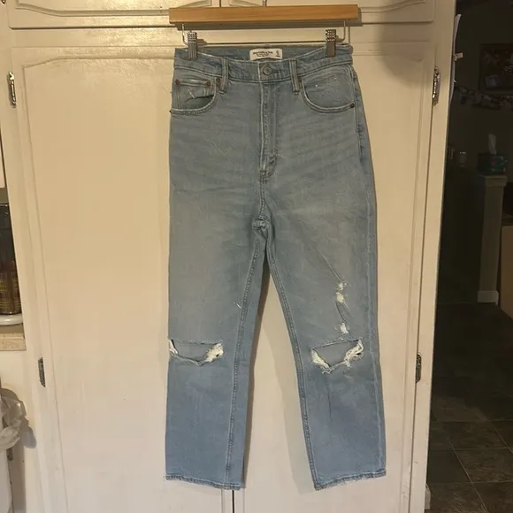ABERCROMBIE Curve Love Ultra High Rise Ankle Straight Jean