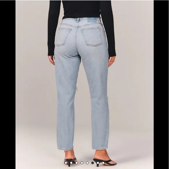 ABERCROMBIE Curve Love Ultra High Rise Ankle Straight Jean