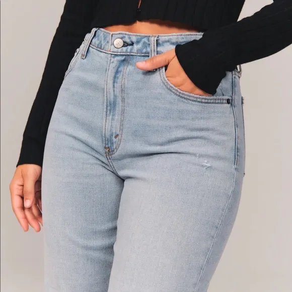 ABERCROMBIE Curve Love Ultra High Rise Ankle Straight Jean