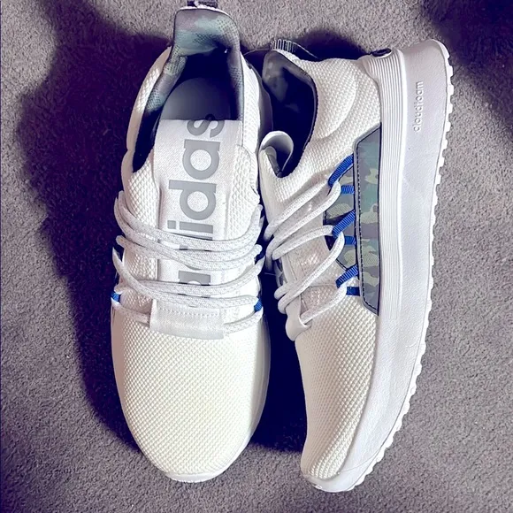 Adidas Lite Racer Adapt 5 White Sneakers with Blue and Camo Accents Size 8M NIB