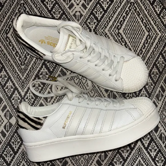 adidas Originals Womens 6.5 Superstar Bold Zebra Lace Up Sneakers