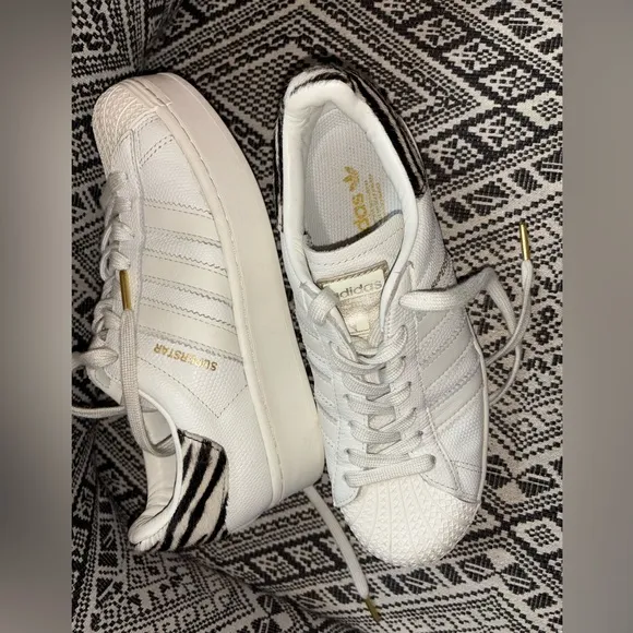 adidas Originals Womens 6.5 Superstar Bold Zebra Lace Up Sneakers