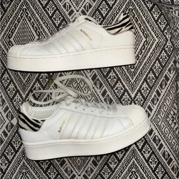 adidas Originals Womens 6.5 Superstar Bold Zebra Lace Up Sneakers