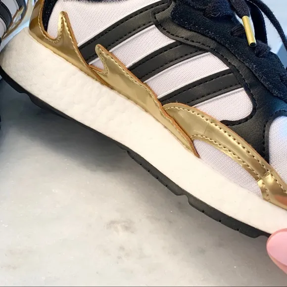Adidas Q Boost TRESC RUN RARE  men Size 6/ woman 7