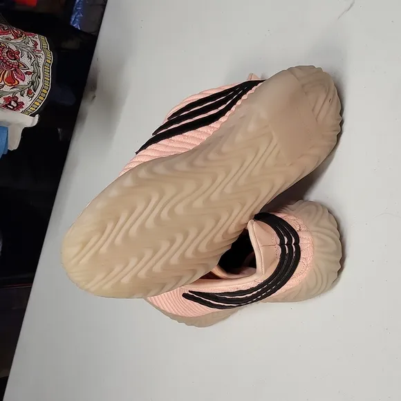 Adidas Sobakov Streetwear Shoes That Capture The Fervor Of Football Fandom 9