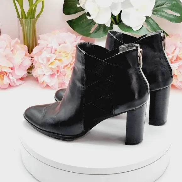 Adrienne Vittadini EUC Trinie Black Boots Women’s Size 8 Chunky Heel Booties.