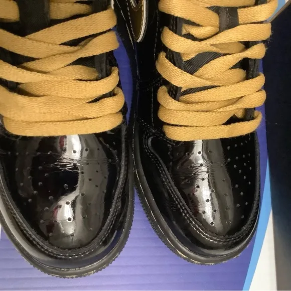 Air Jordan 1 High Black Metallic Gold Kids Size 4y