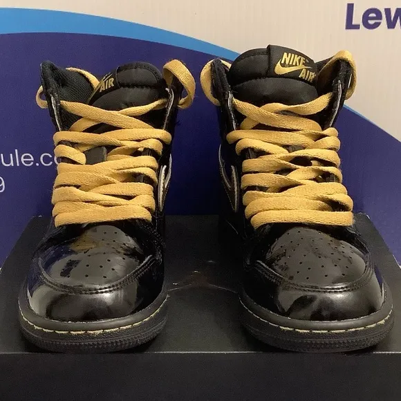 Air Jordan 1 High Black Metallic Gold Kids Size 4y