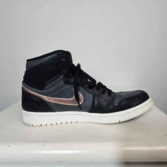Air Jordan 1 Retro High GS 'Black Metallic Red Bronze 2018 Mens Size 10