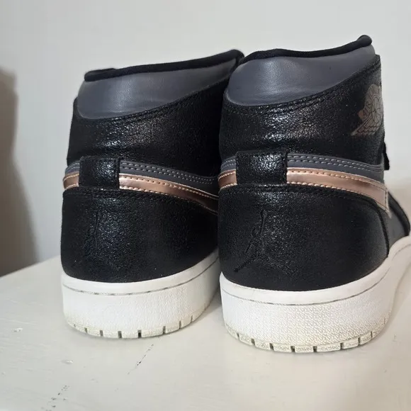 Air Jordan 1 Retro High GS 'Black Metallic Red Bronze 2018 Mens Size 10