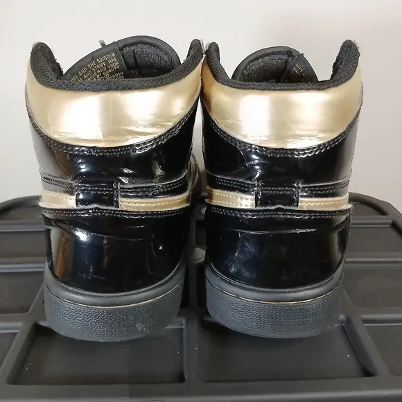 Air Jordan 1 Retro High OG Nike Shoes Black Metallic Gold Shiny Size 6.5 Y -SH2