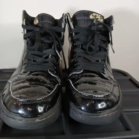 Air Jordan 1 Retro High OG Nike Shoes Black Metallic Gold Shiny Size 6.5 Y -SH2