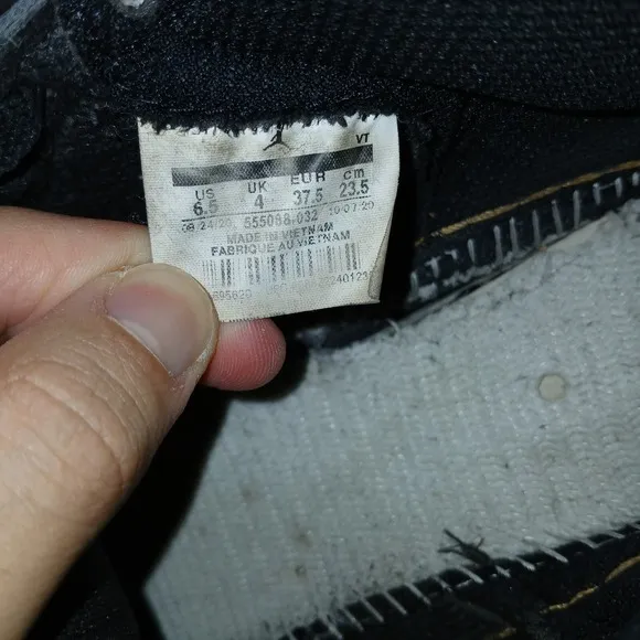 Air Jordan 1 Retro High OG Nike Shoes Black Metallic Gold Shiny Size 6.5 Y -SH2