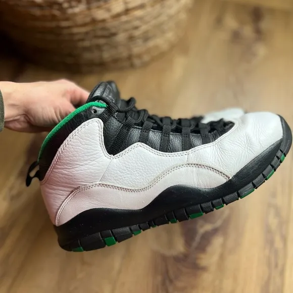 Air Jordan 10 Retro Seattle Green White Black Athletic Streetwear Shoes Size 10