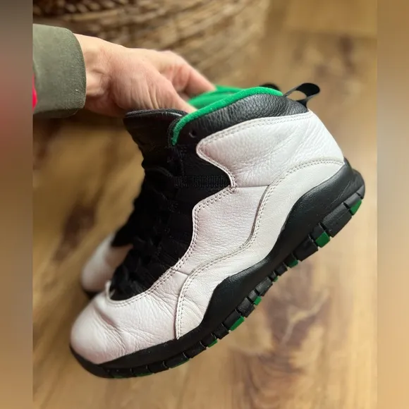 Air Jordan 10 Retro Seattle Green White Black Athletic Streetwear Shoes Size 10