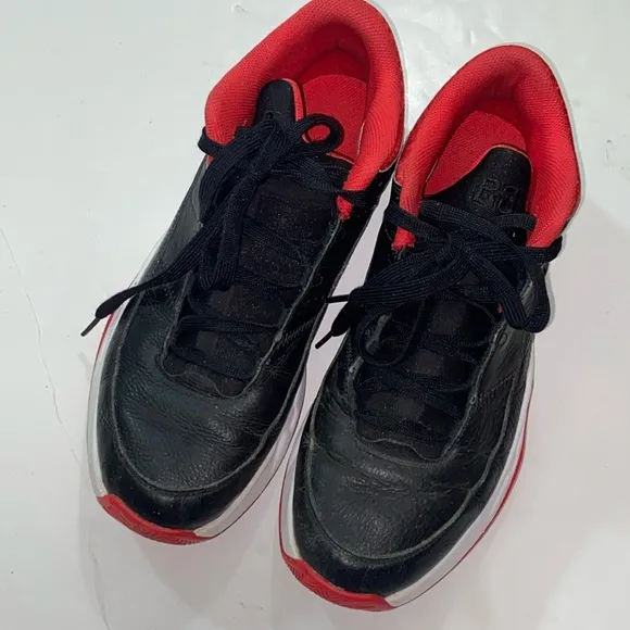 Air Jordan Max Aura 3 Style CZ4167-006 Bred Basketball Men Shoes Size 12 US