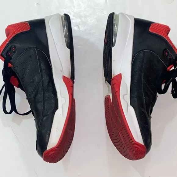 Air Jordan Max Aura 3 Style CZ4167-006 Bred Basketball Men Shoes Size 12 US