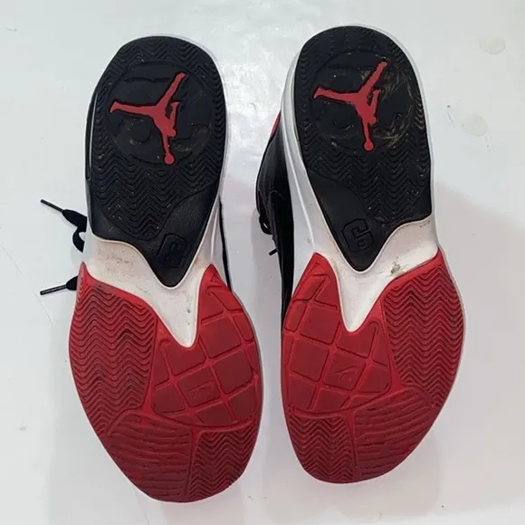 Air Jordan Max Aura 3 Style CZ4167-006 Bred Basketball Men Shoes Size 12 US
