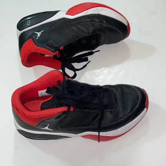 Air Jordan Max Aura 3 Style CZ4167-006 Bred Basketball Men Shoes Size 12 US
