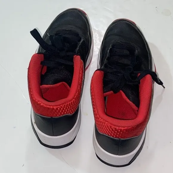 Air Jordan Max Aura 3 Style CZ4167-006 Bred Basketball Men Shoes Size 12 US