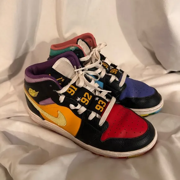 Air Jordan Mid SS GS Championships