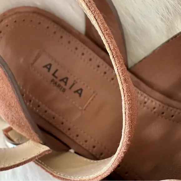 Alaia Paris Flats Sandals SZ 5 Brown  Suede Straps Grommets Open Toe Buckle