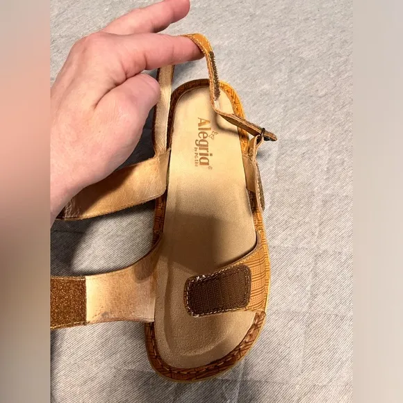 ALEGRIA Verona Engraver Sz 37 US 7-7.5 Tan Plaid Sandals Adj Straps