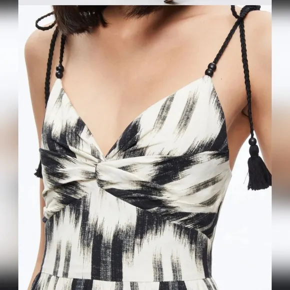 Alice   Olivia Katara twist-detail maxi dress Spring is  Here! Beautiful Dress!
