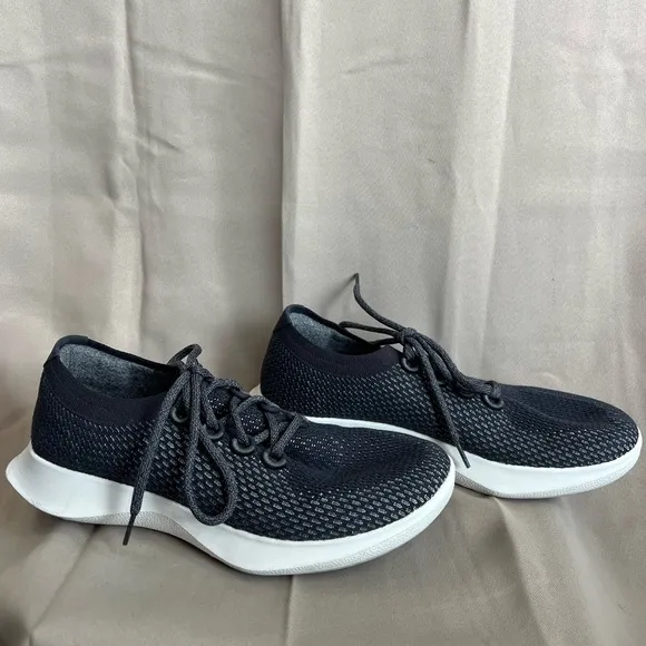 Allbirds Mens Wool Runners. Dark Navy Blue/ Grey