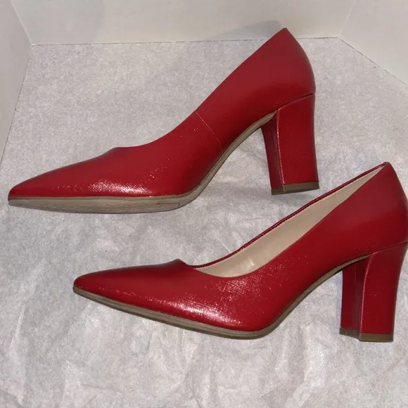 Amelia Grace Red High Heel Shoes Size 7.5M Block Heel Brand New No Box