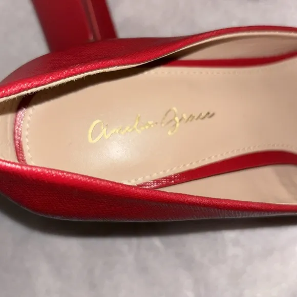 Amelia Grace Red High Heel Shoes Size 7.5M Block Heel Brand New No Box