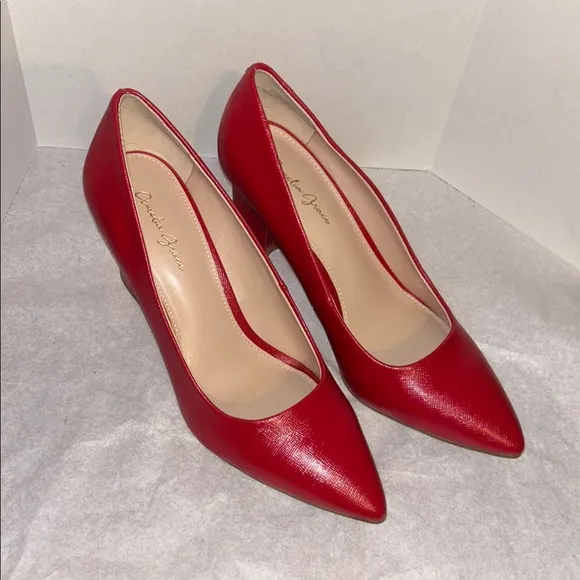 Amelia Grace Red High Heel Shoes Size 7.5M Block Heel Brand New No Box