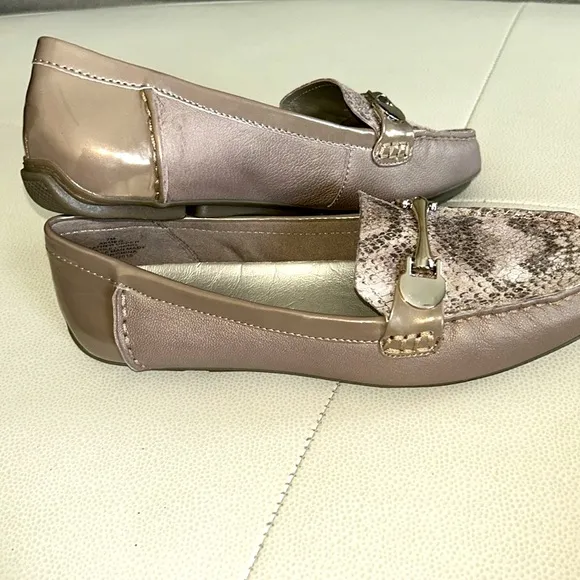 Anne Klein Meg Taupe Iflex Slip On Driving Loafers Size 7