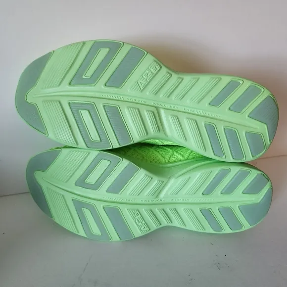 APL Womens Techloom Phantom Shoes Lime Green Size 9