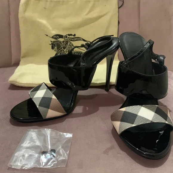 Authentic Burberry sandals