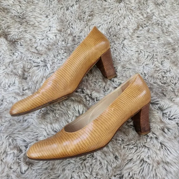 Bally Vintage 1960s Stacked Heel Snakeskin Mustard Yellow Women's Shoes Size 8.5