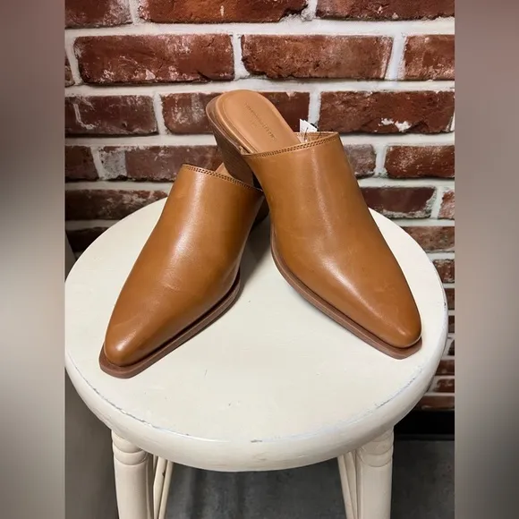 Banana Republic Professionals Career Leather Block Heeled Mules Shoes 7.5