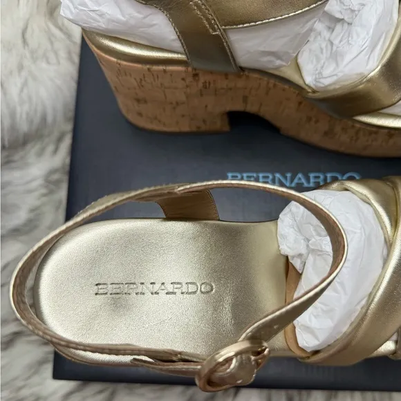 Bernardo NIB Metallic Crisscross Cork Weston Platform Sandals in Champagne
