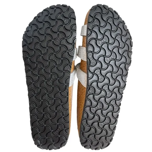 Birki’s by Birkenstock Xenia Silver Sandals Women’s Size 9 Dynamic Footbed