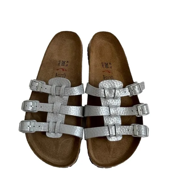 Birki’s by Birkenstock Xenia Silver Sandals Women’s Size 9 Dynamic Footbed